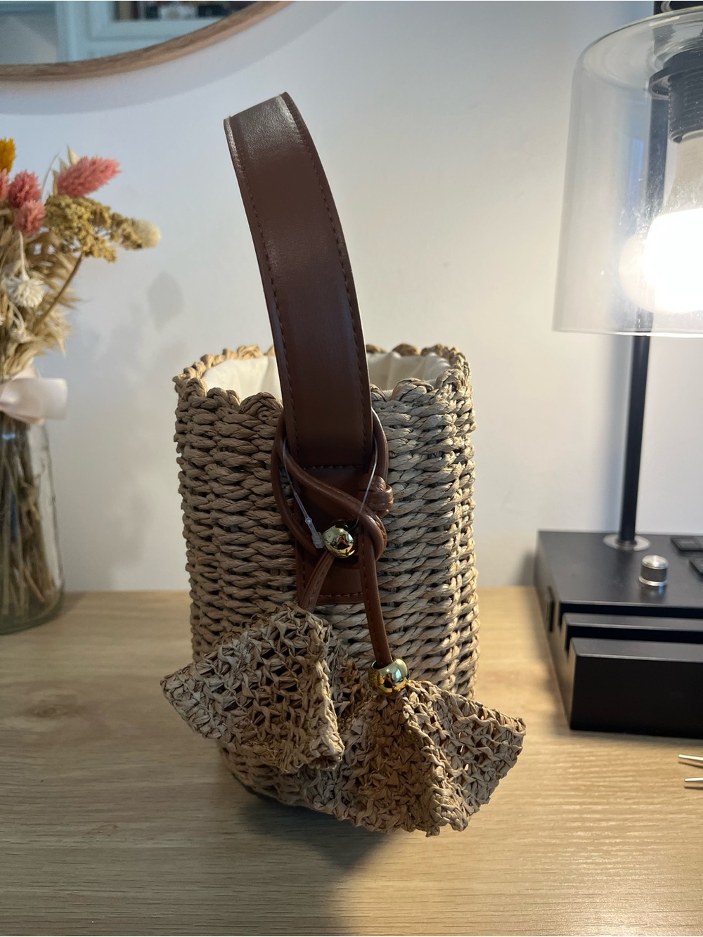 NWT Universal Thread Straw Bucket Bag with Leather Handle - Picture 3 of 11